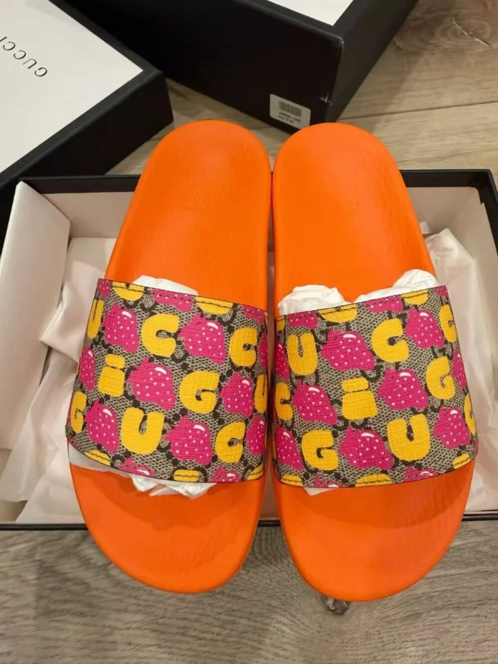 NIB Authentic Gucci Kids Strawberry Print Slide Sandals